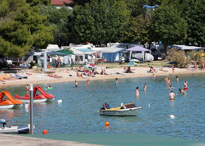 Lägenhet With Parking Space Banjol, Rab - 23240 Rab Town