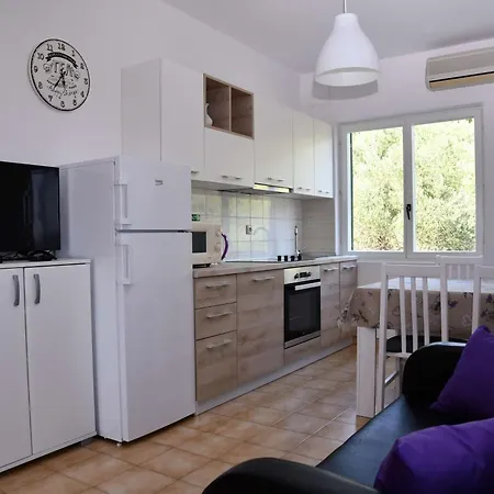 Apartment With A Parking Space Banjol, Rab - 23240 Rab Town
