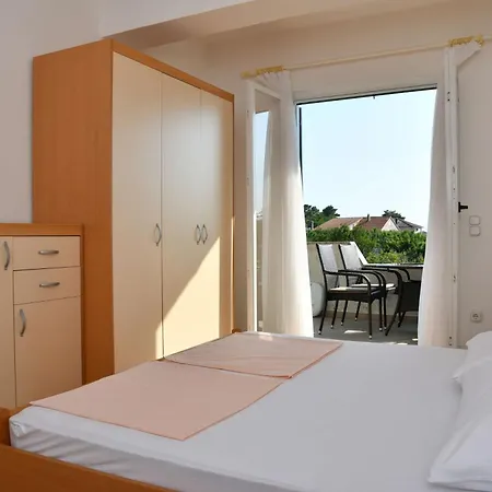 With A Parking Space Banjol, Rab - 23240 Apartment Rab Town